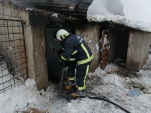 Erciş’te Odunluk Yangını