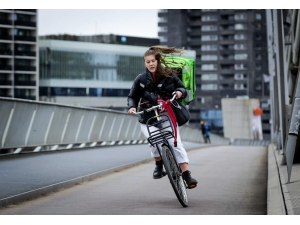 Frankfurt’ta Fırtına Nedeniyle 100 Uçuş Askıya Alındı