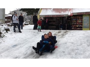 Bartın’da Vatandaşlar Karın Tadını Çıkarttı