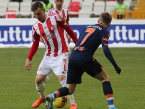 Süper Lig: Dg Sivasspor: 1 - Medipol Başakşehir: 1 (Maç Sonucu)