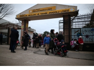 İlkokul Liseye Taşındı, Aileler Tepki Gösterdi