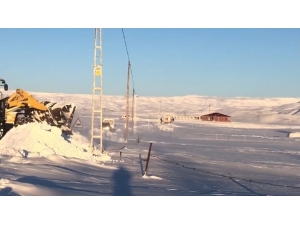 Kar Ve Tipide Ekipler, Baba Oğul İçin Seferber Oldu