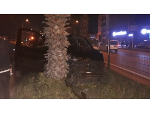 Antalya’da Mehmet Özhaseki Trafik Kazası Geçirdi