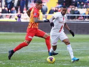 Kayserispor’un Stoperi Angelo: "Pes Etmeyeceğiz"