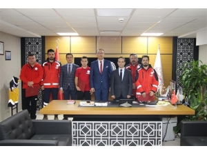 Deprem Bölgesi’nde Görev Yapan Ekibe Teşekkür Belgesi Verildi