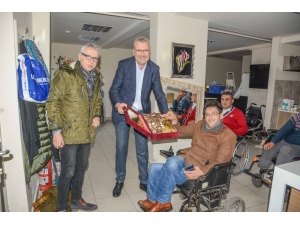 Karacabey’de Toplanan Mavi Kapaklar Engellilere Umut Oluyor