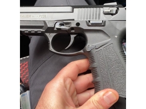 Polis, Otomobilde Ruhsatsız Tabanca Ve Şarjör Ele Geçirdi