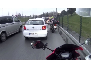 İstanbul’da İlginç Motosiklet Kazası Kamerada