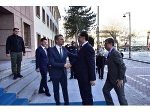 Kamu Başdenetçisi Malkoç, Vali Baruş’u Ziyaret Etti