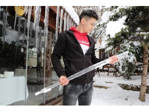 İnsan Boyunda Sarkıtlar