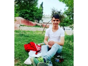 17 Yaşındaki Genci Bıçaklayarak Öldürdüler