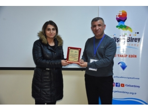 “Bağımlılıkla Mücadele Ailede Başlar” Semineri Düzenlendi