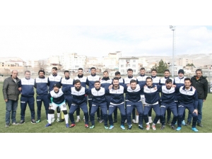 Silvanlı Turizmciden Sporculara Malzeme Desteği