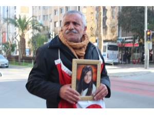 İzmir’de Evlat Nöbetindeki Baba Eylemini Sürdürüyor: “Ölmek Var, Dönmek Yok”