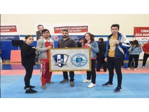 Bilecikli Kick Boksçular Türkiye İkincisi Ve Üçüncüsü Oldular