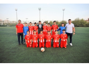 Gençler Namağlup Şampiyon Oldu