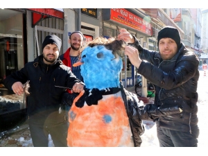 Kar Kimine Eğlence Kimine İse Çile Oldu