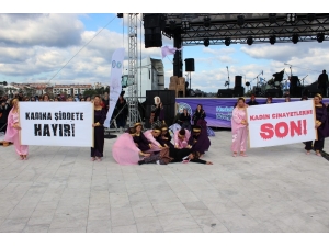 Festivalde Kadına Şiddeti Dikkat Çektiler