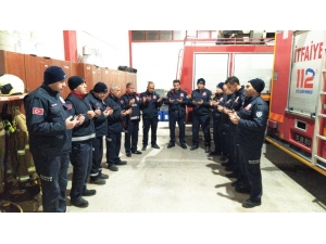 Mesaiye Dua İle Başlıyorlar