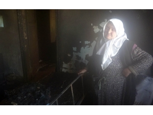 Yangın’da Tüm Eşyaları Yanan Yaşlı Kadın Yardım Eli Uzatılmasını Bekliyor