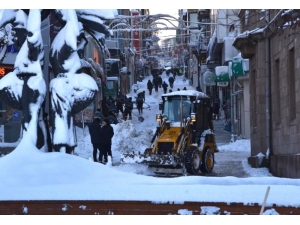 Giresun Belediyesi’nin Karla Mücadelesi Devam Ediyor
