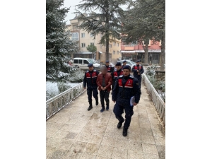 Polisim Diyerek 14 Evi Dolandıran 2 Şüpheli Yakalandı