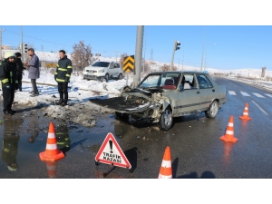 Sivas’ta Trafik Kazası: 5 Yaralı