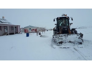 Vaski Ekibinden Kar Temizleme Çalışmalarına Tam Destek