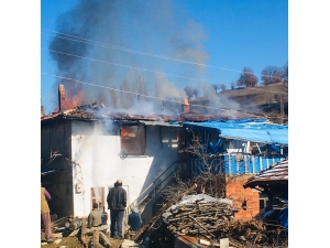 Pazarlar’da Ev Yangını