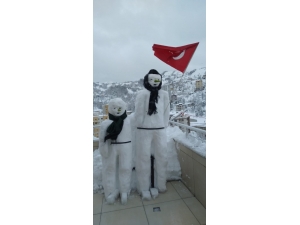 Rizeli Halil Kazdal 8. Katta Kardan Adam Yaptı