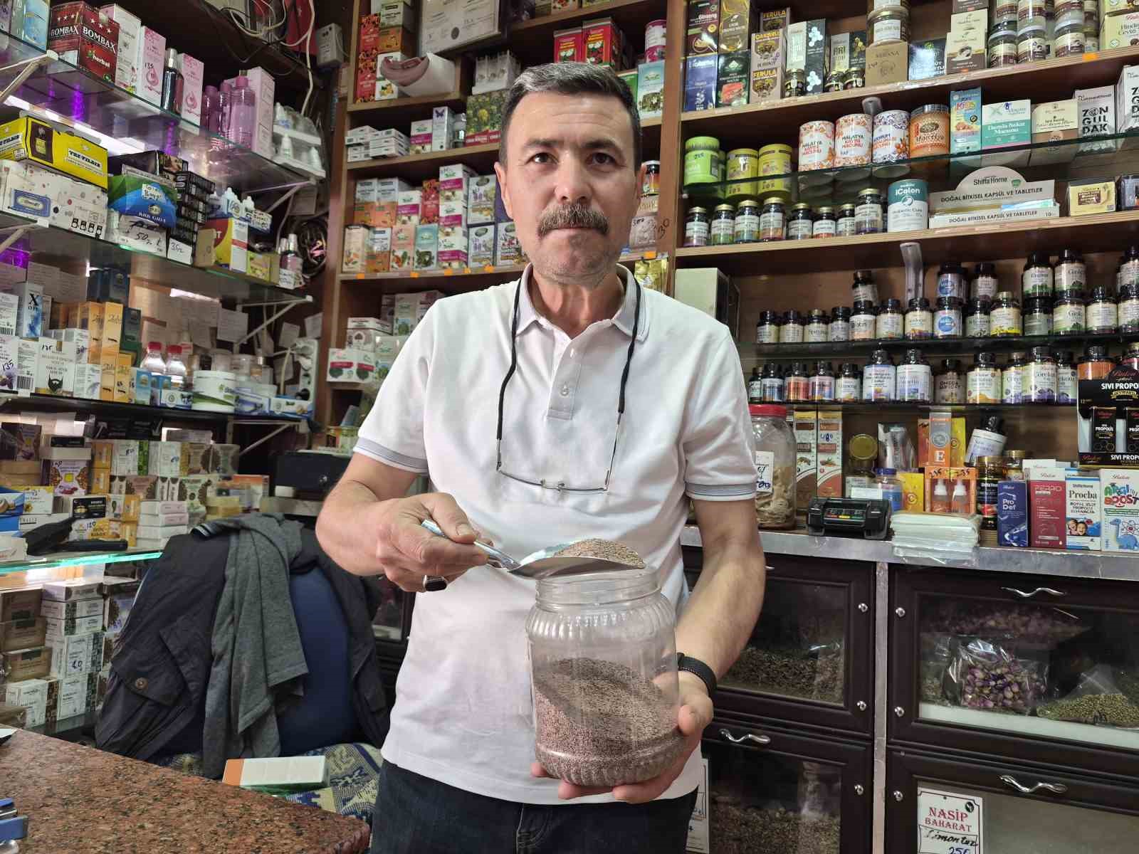zayiflamak-isteyenlerin-yeni-gozdesi-karniyarik-otu-tohumu-oldu