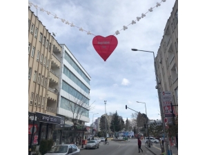 Esnaflar 14 Şubat Sevgililer Gününe Hazırlanıyor