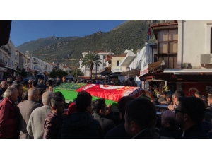 Kaza Kurbanı Damat Galatasaray Formasıyla Son Yolculuğa Uğurlandı