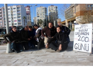 Grevin 200’üncü Gününde Birbirlerini Zincirle Bağladılar