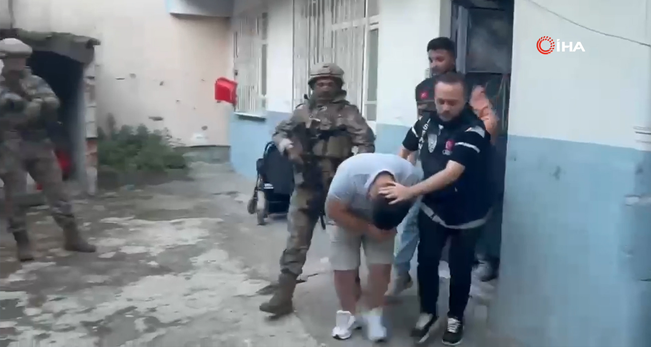 istanbul-da-harac-istedikleri-is-yerlerini-kursunlayan-ve-tehdit-eden-5-supheli-gozaltina-alindi