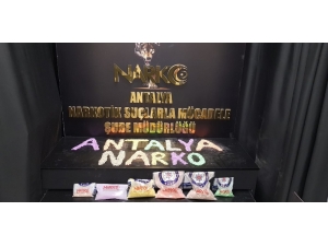 Uyuşturucu Tacirleri 14 Bin 672 Adet Hap İle Yakalandı