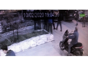 Öfkeli Taksici Oto Tamircisini Ve Çalışanlarını Ezdi: 3 Yaralı