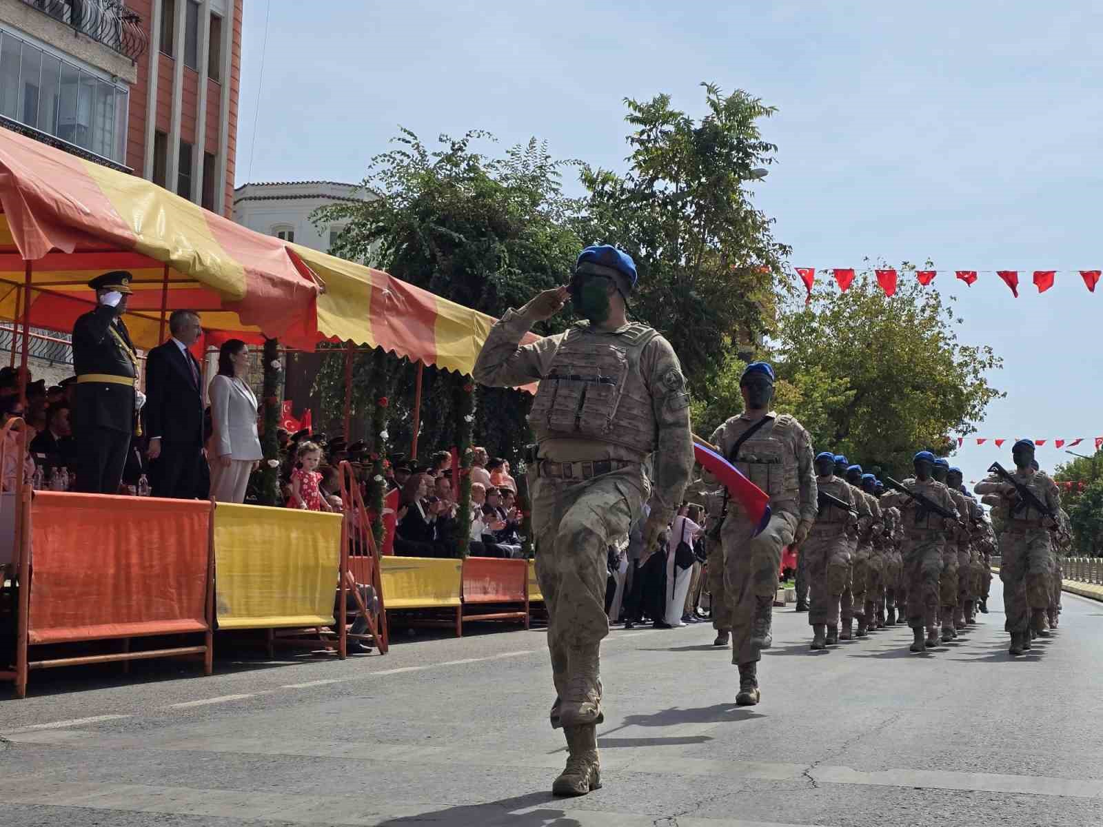 edirne-de-104-yillik-zaferin-gururu-mehmetcikle-yeniden-yasandi