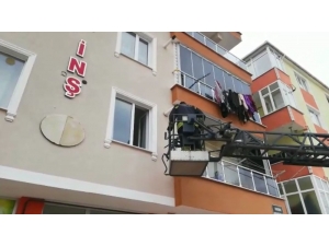 Pencereden Girip Ocağın Altını Kapattılar