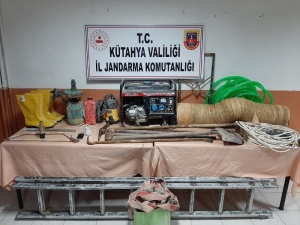 Kütahya’da 4 Defineci Suçüstü Yakalandı