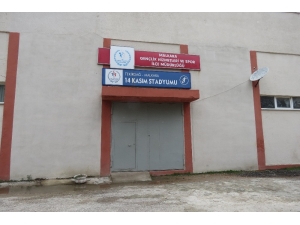 Stadyumun Soyunma Odasından Çamaşır Makinesini Çaldılar