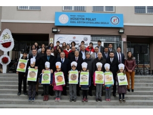 Mersin’de Öğrencilere 12 Bin Paket Bakliyat Dağıtıldı