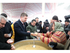 Belediyeden Çığ Şehitleri Ve Mehmetçikler İçin Helva İkramı