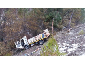 Şarampole Yuvarlanan Kamyonette 4 Kişi Yaralandı