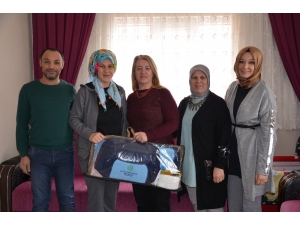 Demirci’de Yeni Doğan Bebek Seti Kampanyası