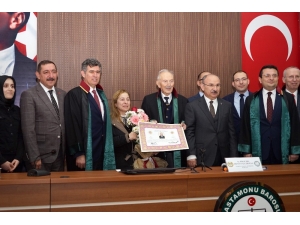 Türkiye’nin En Yaşlı Avukatı Cübbesini Giydi