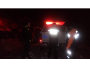Dağda Geziye Çıkan Genç Donmak Üzereyken Kurtarıldı