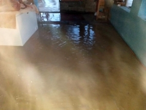 Evlerini Su Basan 5 Kişilik Aile Yardım Bekliyor