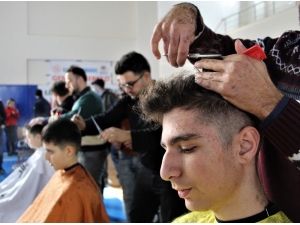 Gönüllü 25 Kuaförden Depremzede Çocuklara Anlamlı Jest