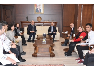 Rektör Çelik, Madalyalı Aşçıları Makamında Kabul Etti